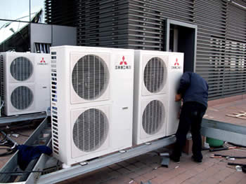 三菱重工海尔机房空调安装现场1