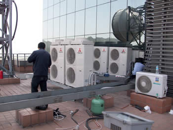 三菱重工海尔机房空调安装现场2