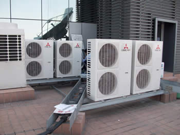 三菱重工海尔机房空调安装现场4